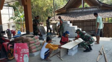 Bahu Membahu Bangun Masjid Al Ikhlas, TNI dan Warga Gesi Hidupkan Lagi Semangat Gotong Royong