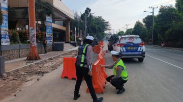 Kasat Lantas Pematangsiantar Langsung Awasi Jl. Merdeka, Tutup Ruang Parkir Liar Depan Suzuya