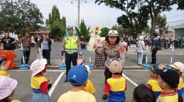 Sat Lantas Polres Pematangsiantar Sambut 70 Siswa biMBA AIUEO Melayu, Tanamkan Kesadaran Disiplin Sejak Dini